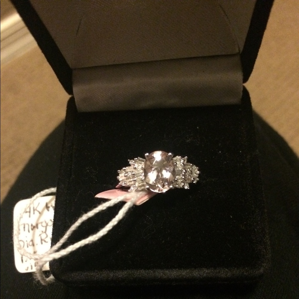 💍 NWT 14K White Gold Morganite/Diamond ring
